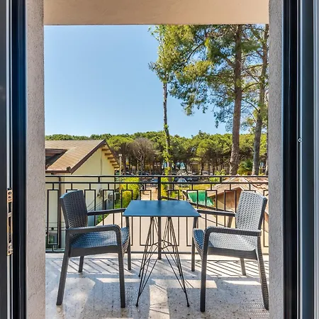 Beni's By Ps Daire Golem (Tirana)