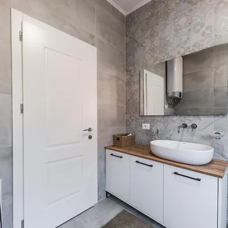 Apartman Beni's By Ps *