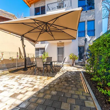 Beni's By Premium Selection Golem (Tirana)