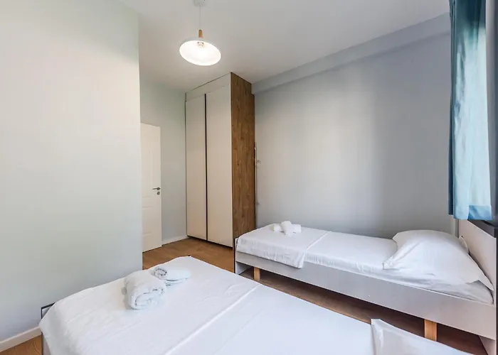 Beni's By Ps * Golem (Tirana)