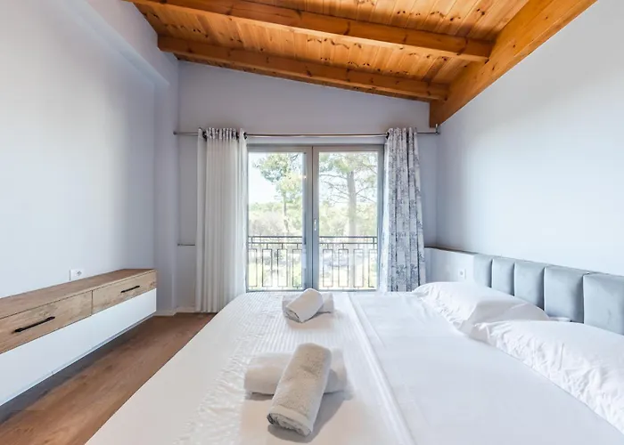 Beni's By Ps Daire Golem (Tirana)