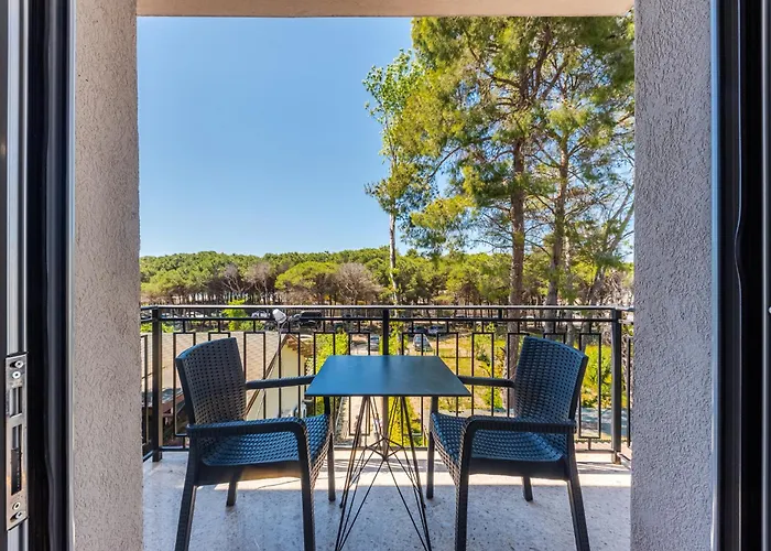 Beni's By Ps Daire *